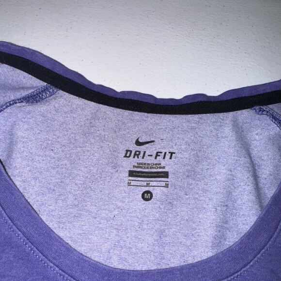 Nike Dri-Fit Sportswear Purple Gym Lightweight Sweatshirt Size Women's Medium - Picture 2 of 5